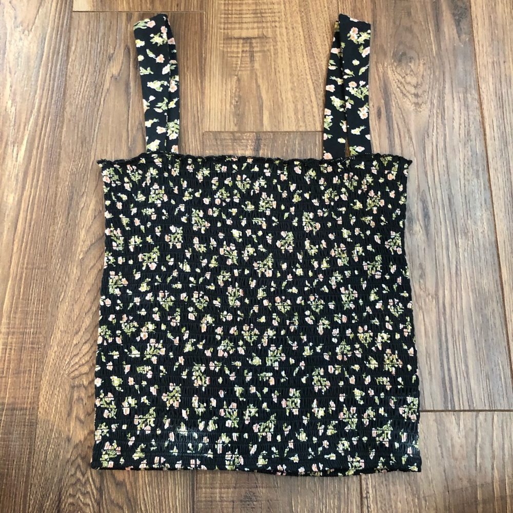 Billabong floral scrunched tank top!!